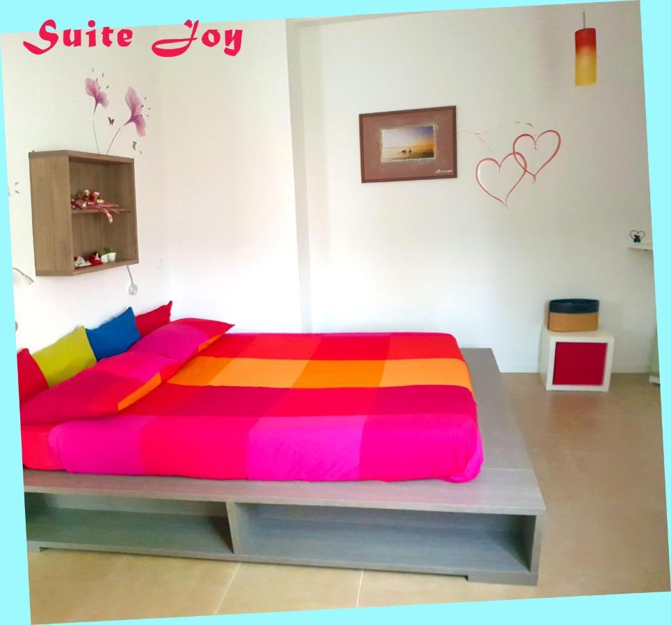 Casa Vacanza & Suite Joy 佩斯基耶拉德加达 外观 照片
